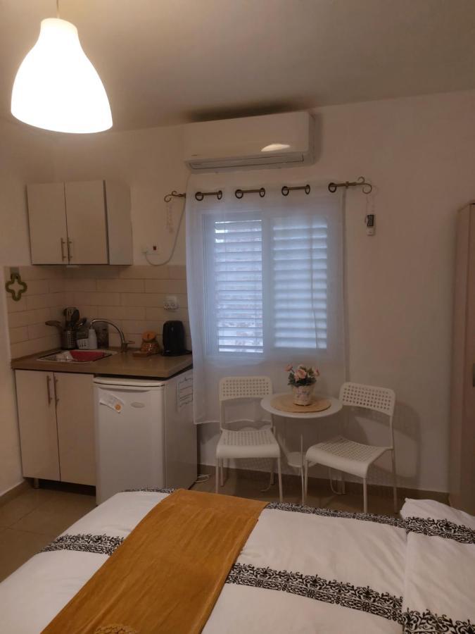 המקום של כרמית Neve Zohar Exterior foto
