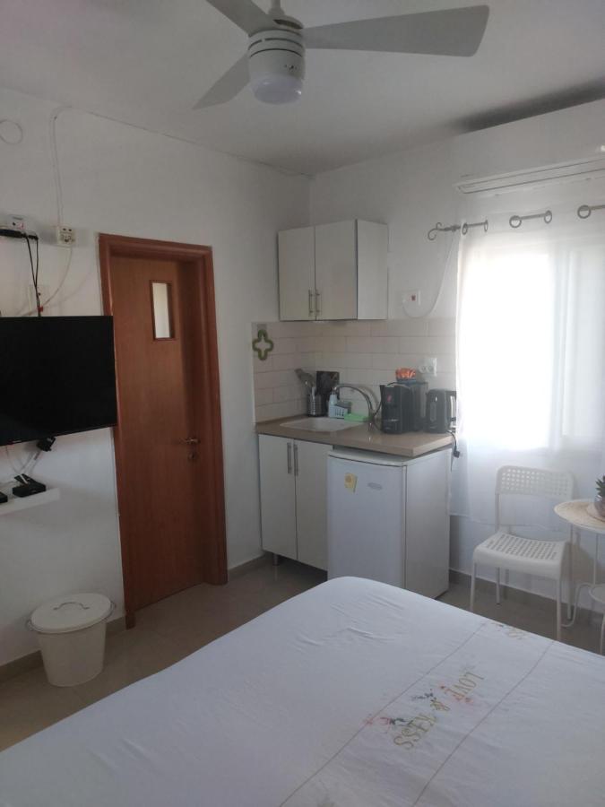 המקום של כרמית Neve Zohar Exterior foto
